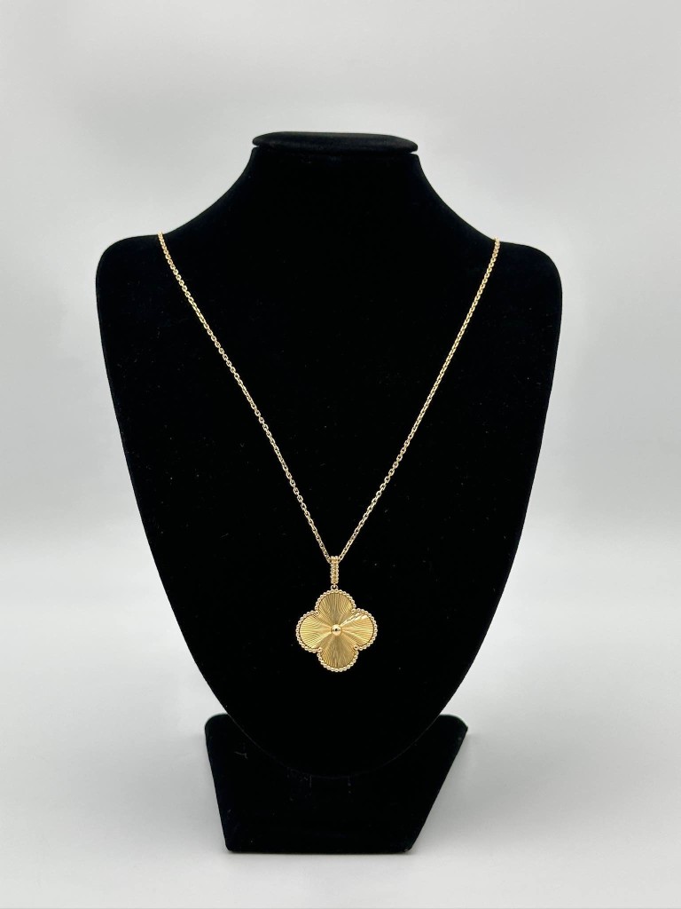 Van Cleef & Arpels Magic Alhambra necklace