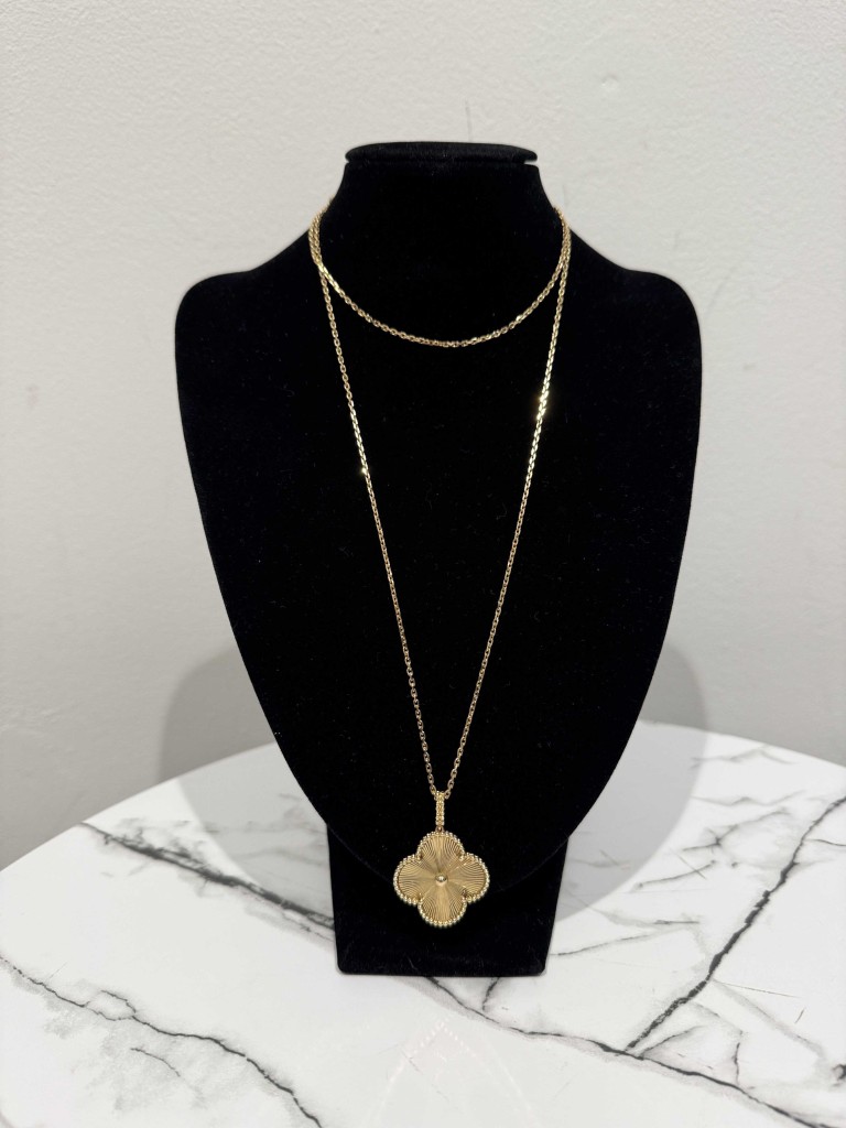 Van Cleef & Arpels Magic Alhambra necklace