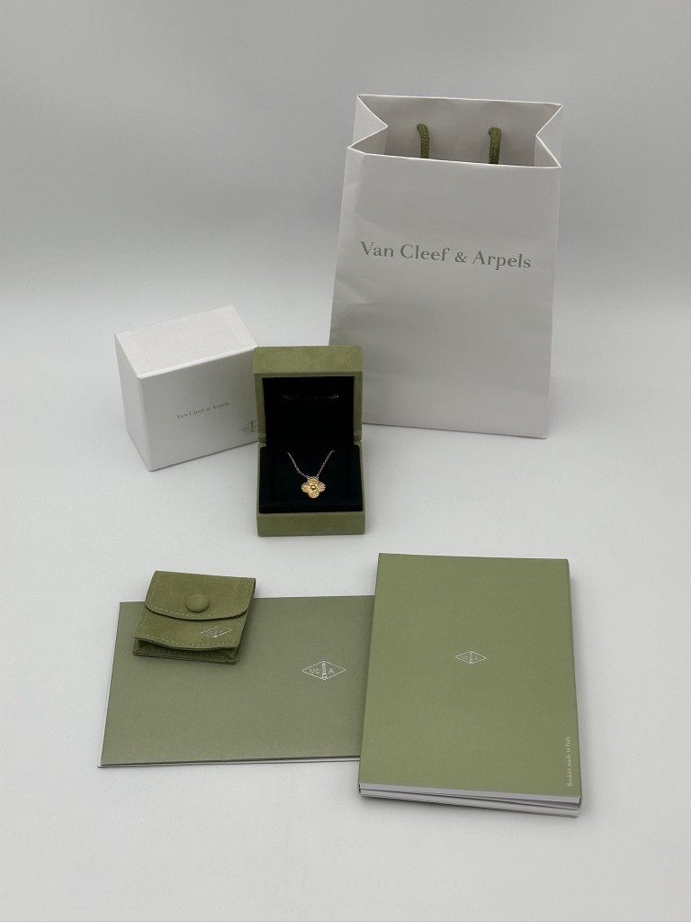 Van Cleef & Arpels Vintage Alhambra necklace