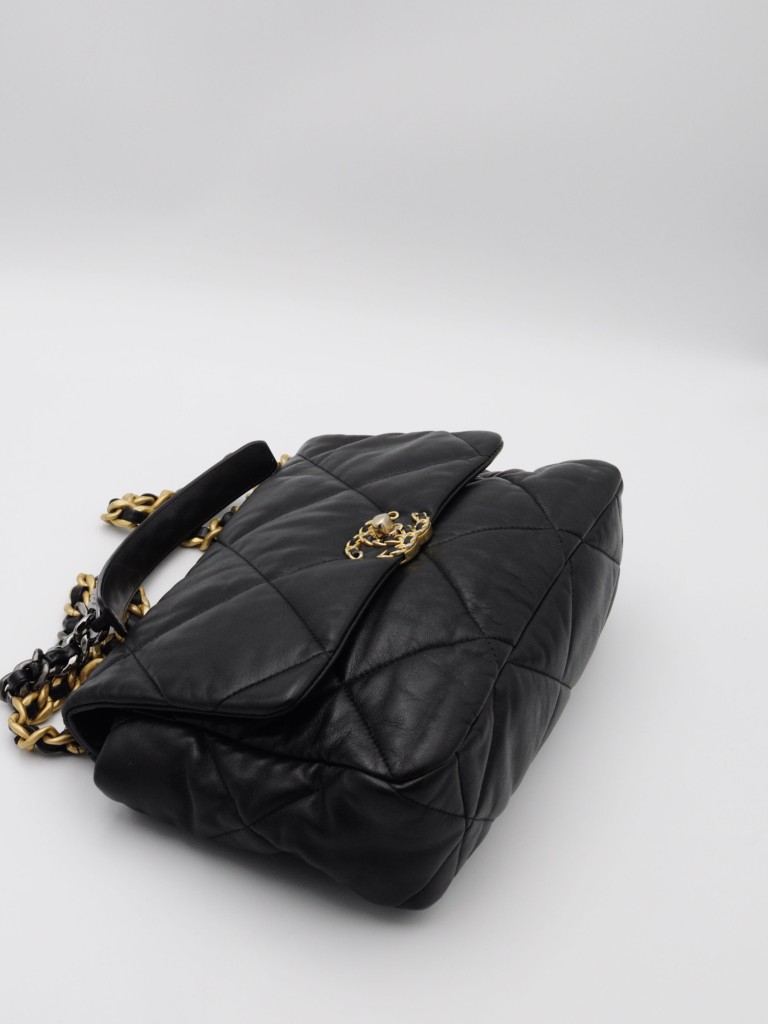 Chanel 19 Medium bag