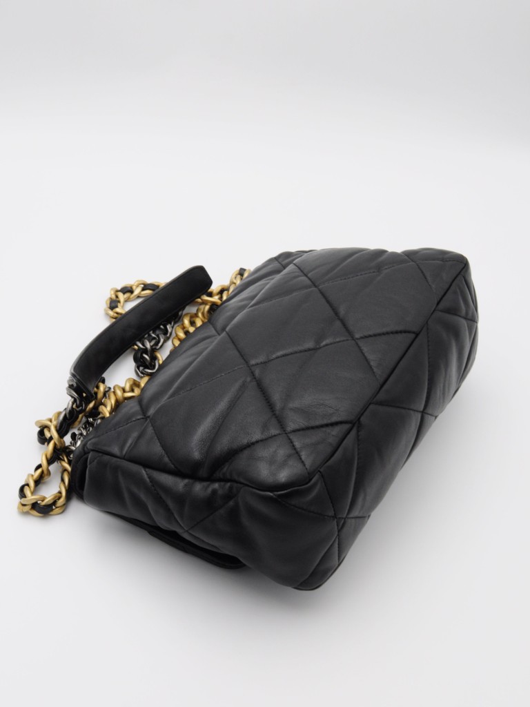 Chanel 19 Medium bag