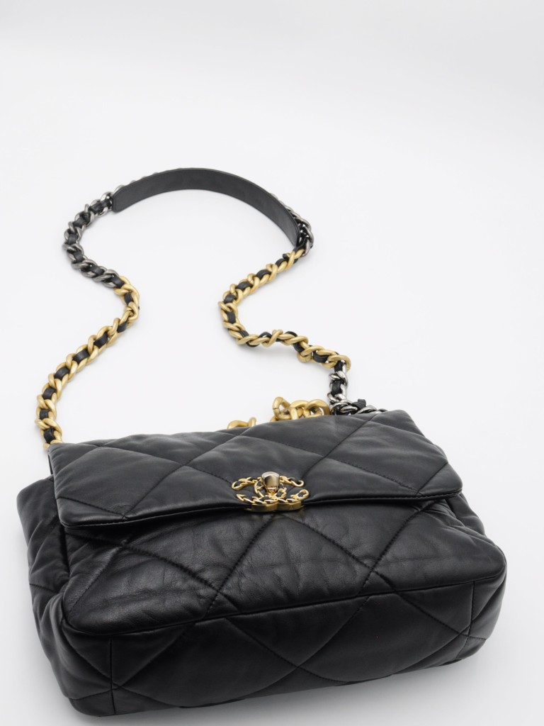 Chanel 19 Medium bag