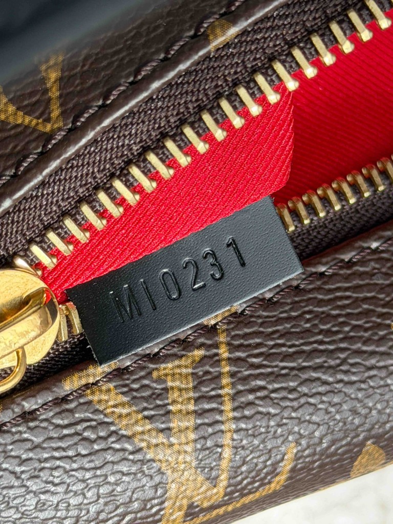 Nerka Louis Vuitton Monogram Canvas My LV World Tour Bumbag