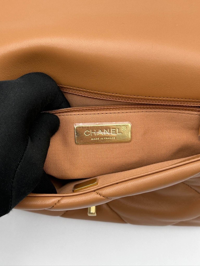 Chanel 19 Small bag