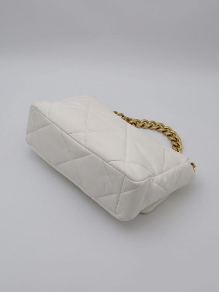 Chanel 19 Medium bag