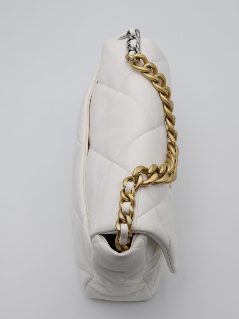 Chanel 19 Medium bag