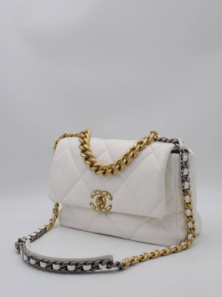 Chanel 19 Medium bag