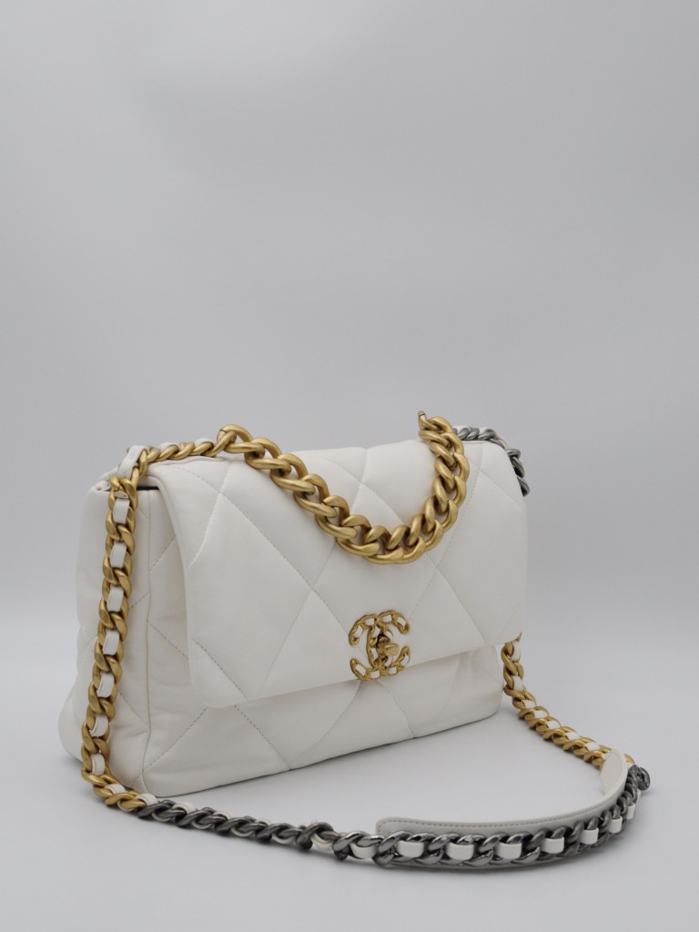 Chanel 19 Medium bag