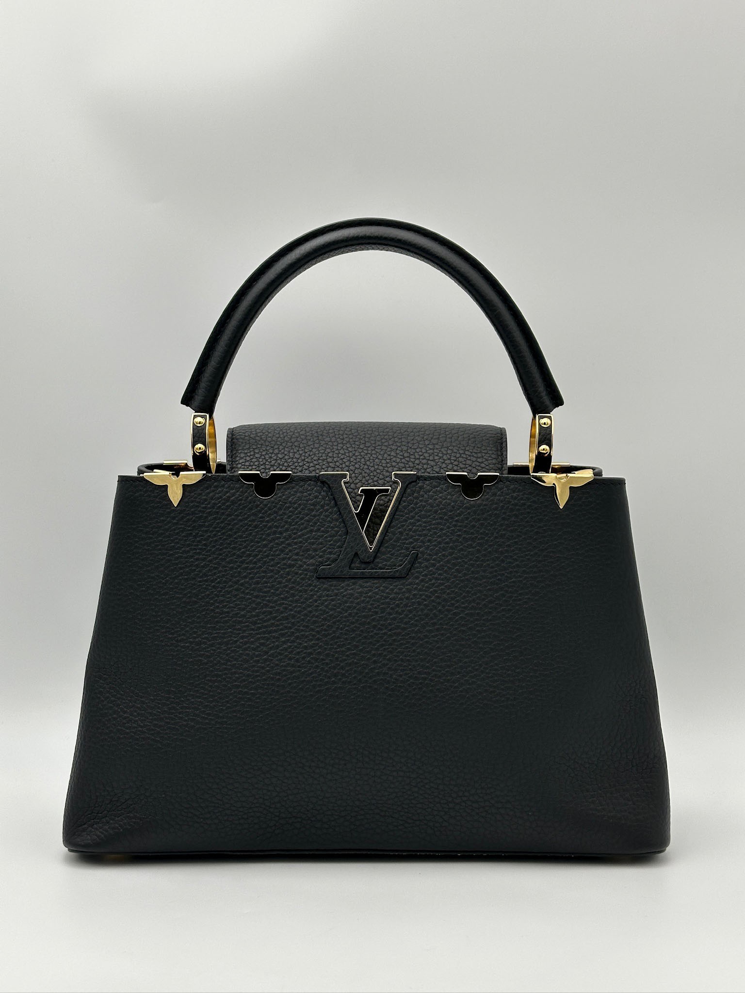 Louis Vuitton Capucines MM bag