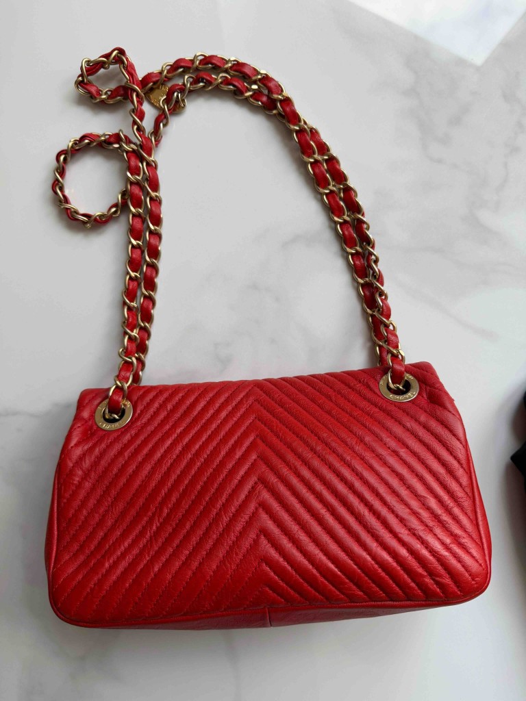 Chanel Chevron Small Surpique Flap torebka