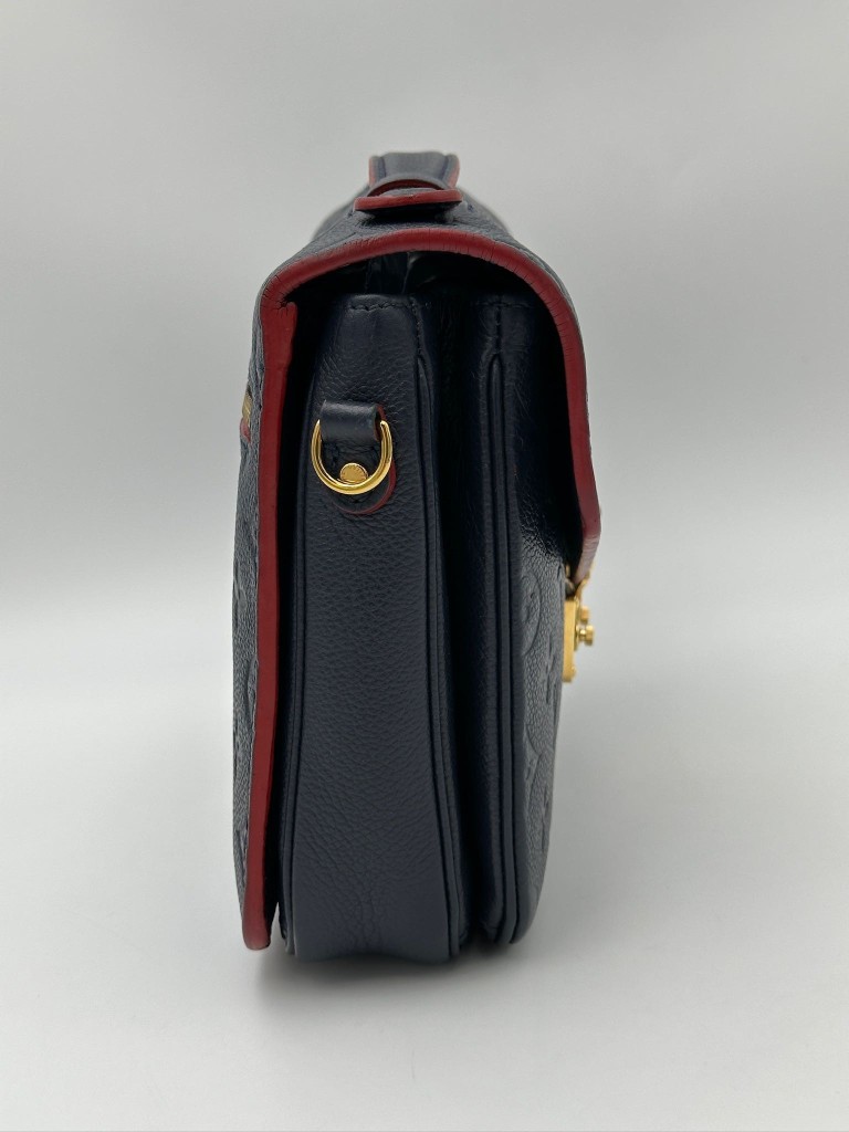 Louis Vuitton Pochette Metis bag