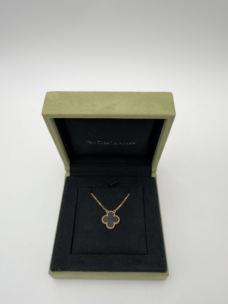 Van Cleef & Arpels Vintage Alhambra necklace