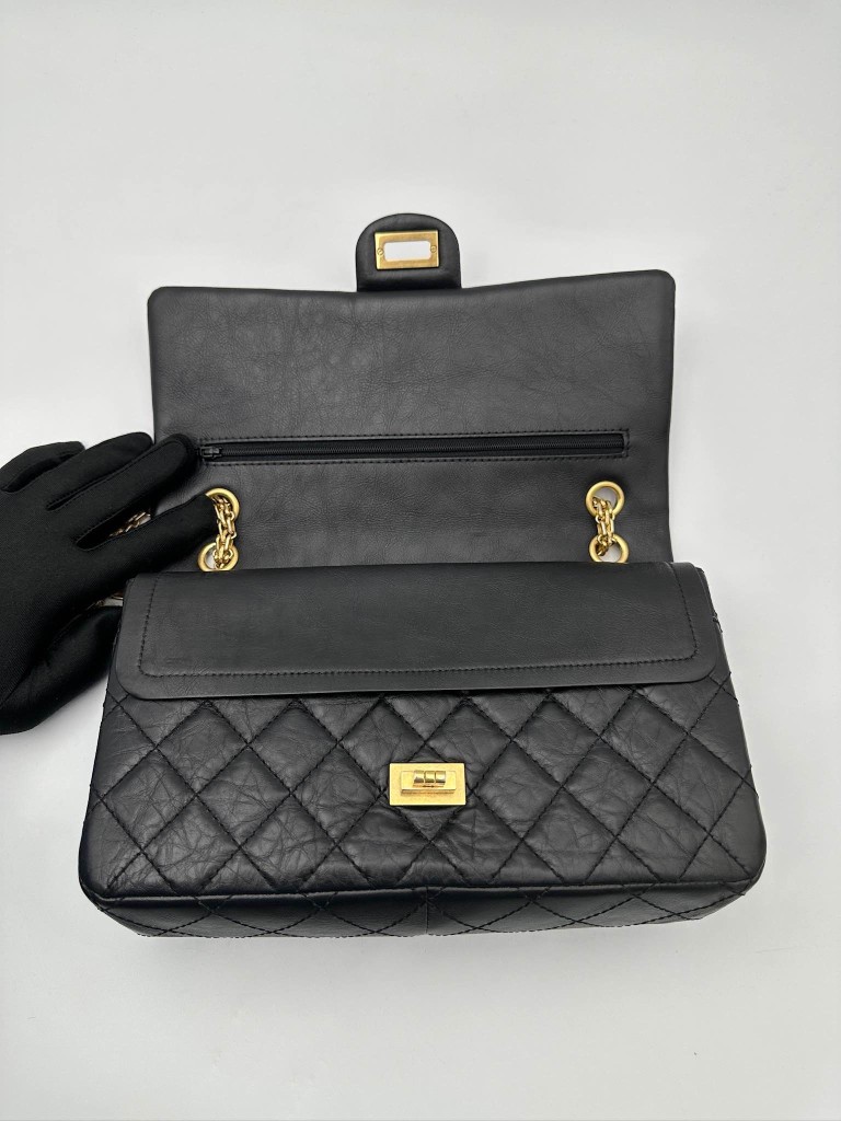 Chanel 2.55 Reissue 226 bag