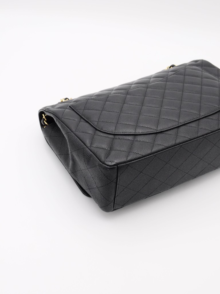 Chanel Classic Maxi Double Flap bzg