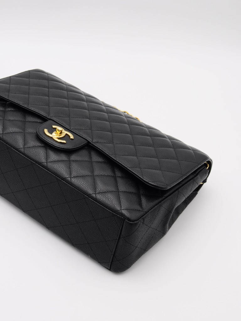 Chanel Classic Maxi Double Flap bzg