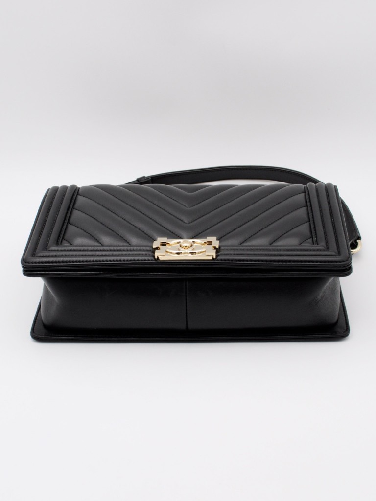Chanel Boy New Medium bag