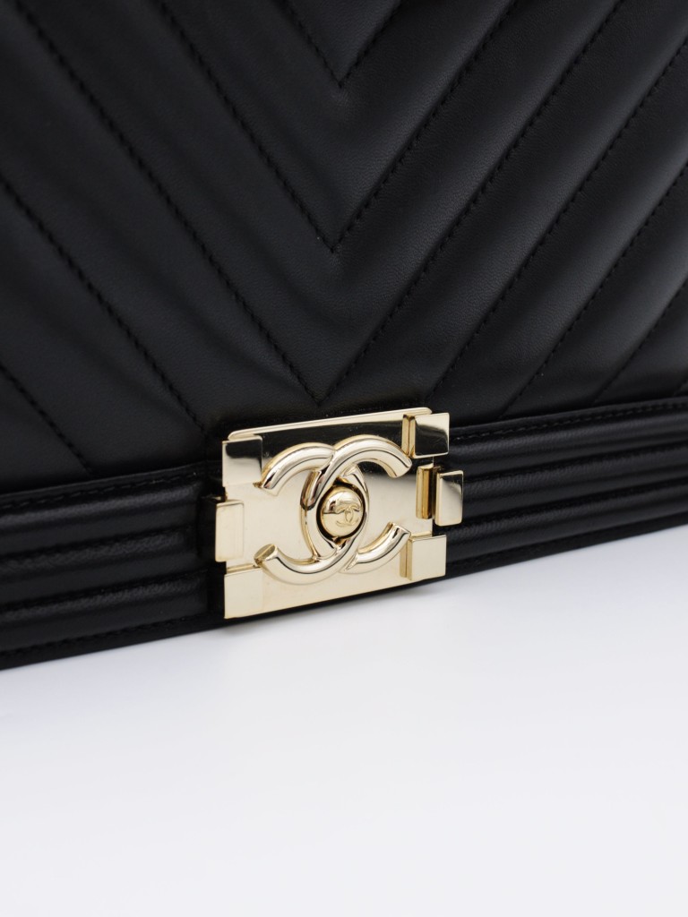 Chanel Boy New Medium bag