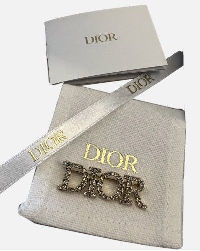 Dior brooch