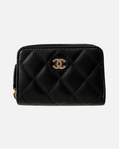 Chanel zipped wallet