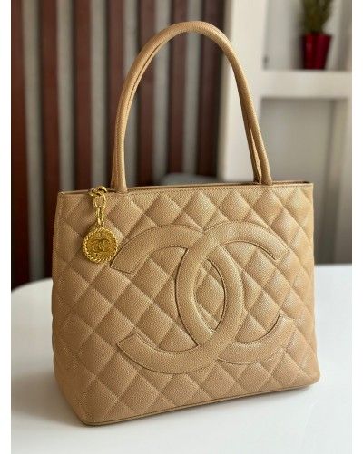Chanel Pre-owned 2002 Medallion Tote Bag - Brown