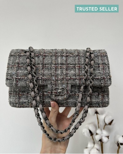 Chanel Classic Medium Tweed...