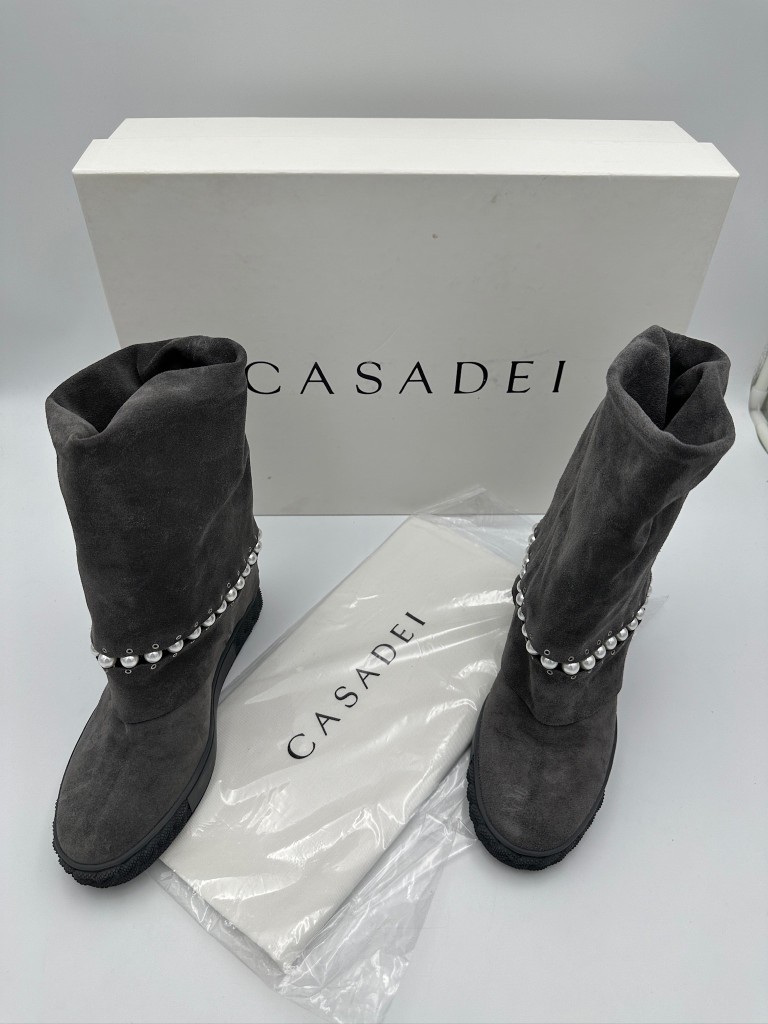 ankle boots