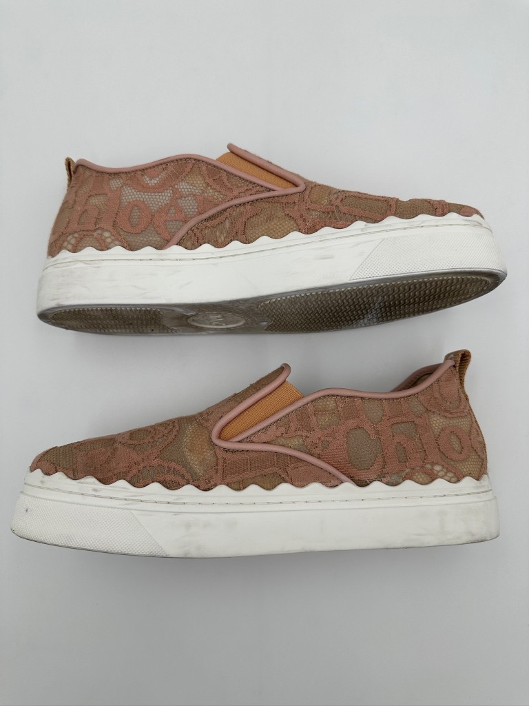 sneakersy