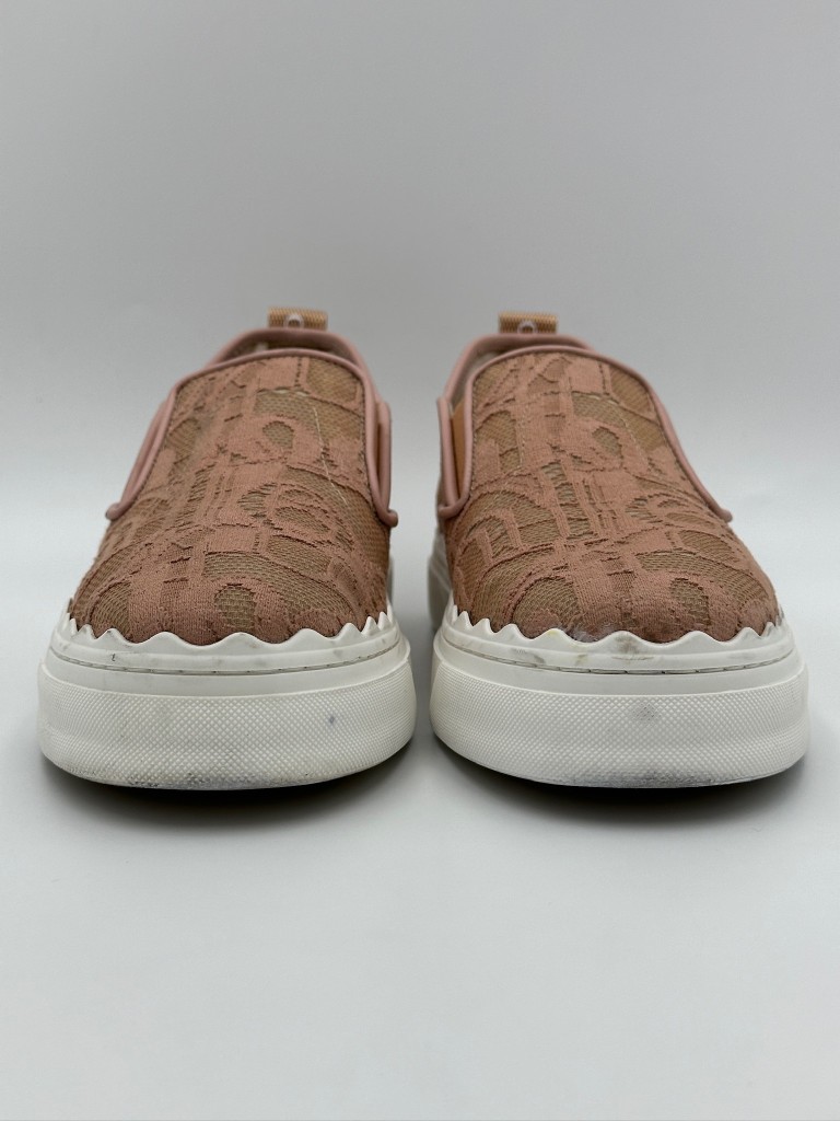 sneakersy