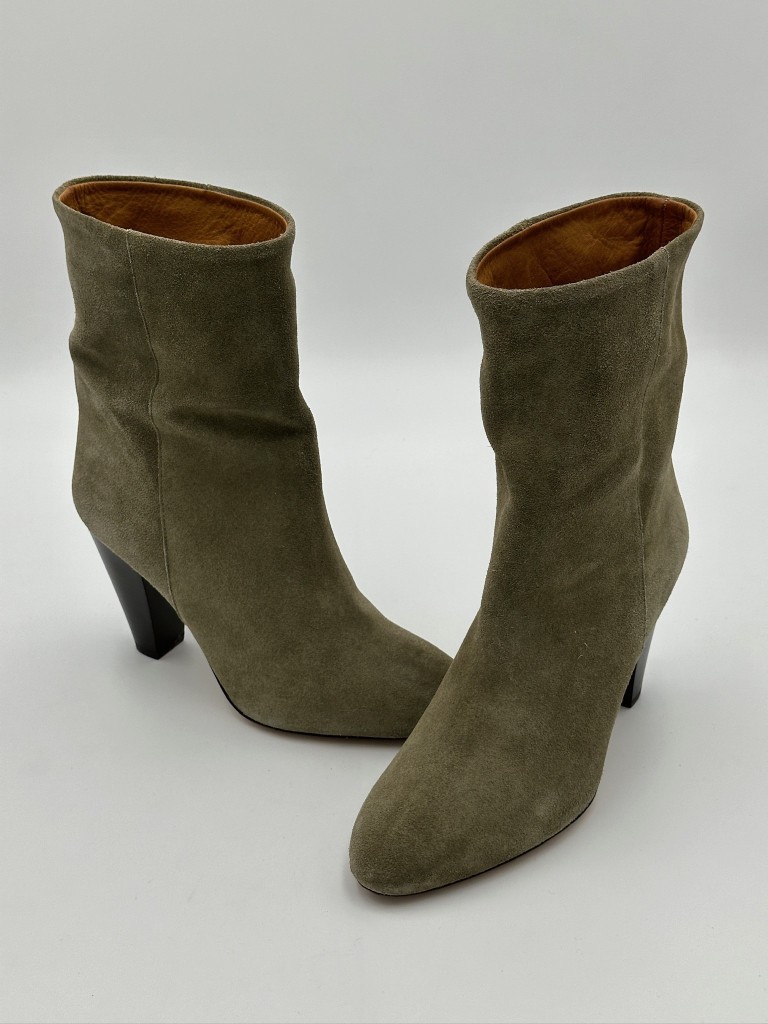 ankle boots