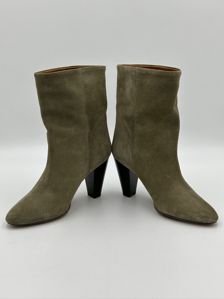 ankle boots