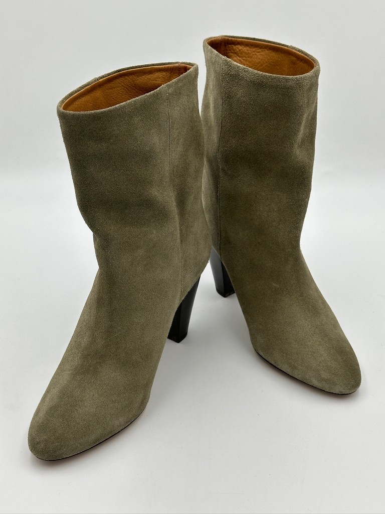 ankle boots