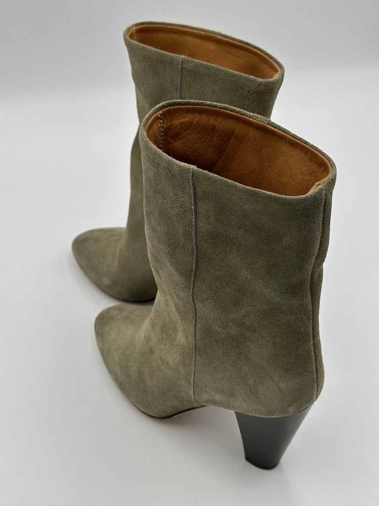 ankle boots