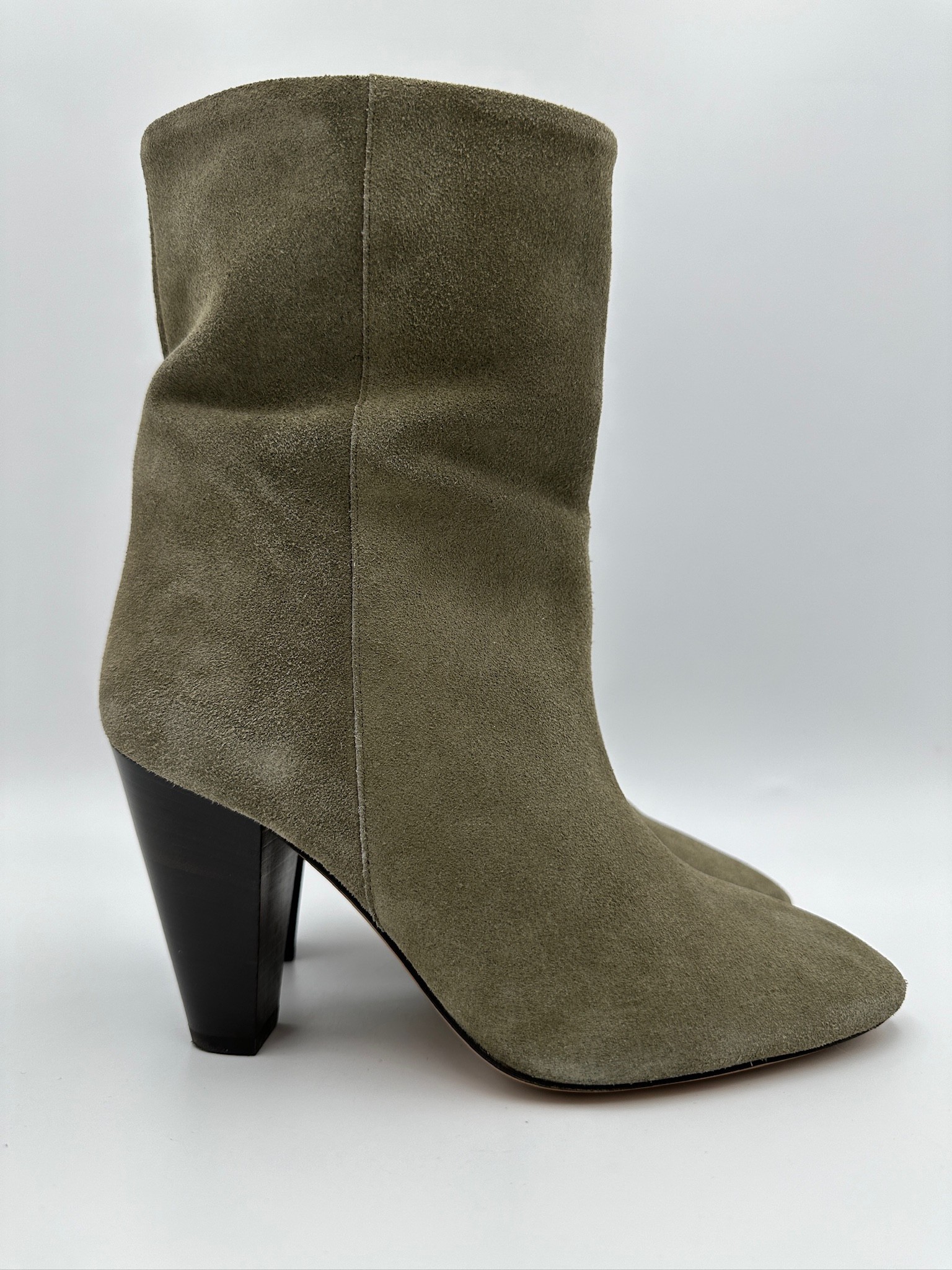 ankle boots