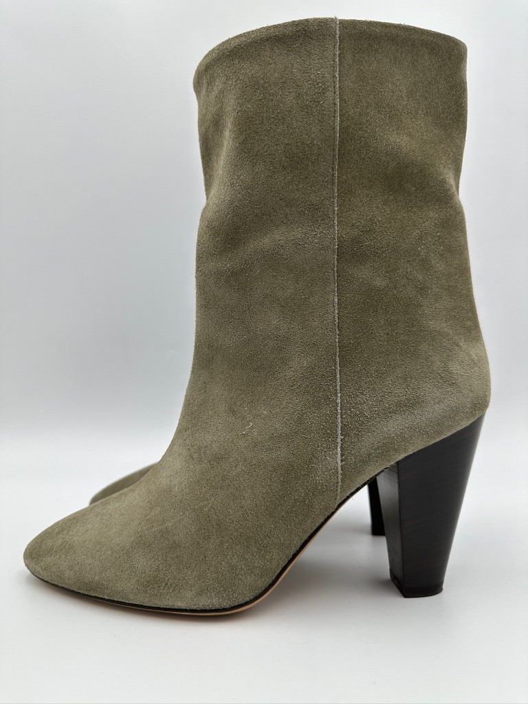 ankle boots
