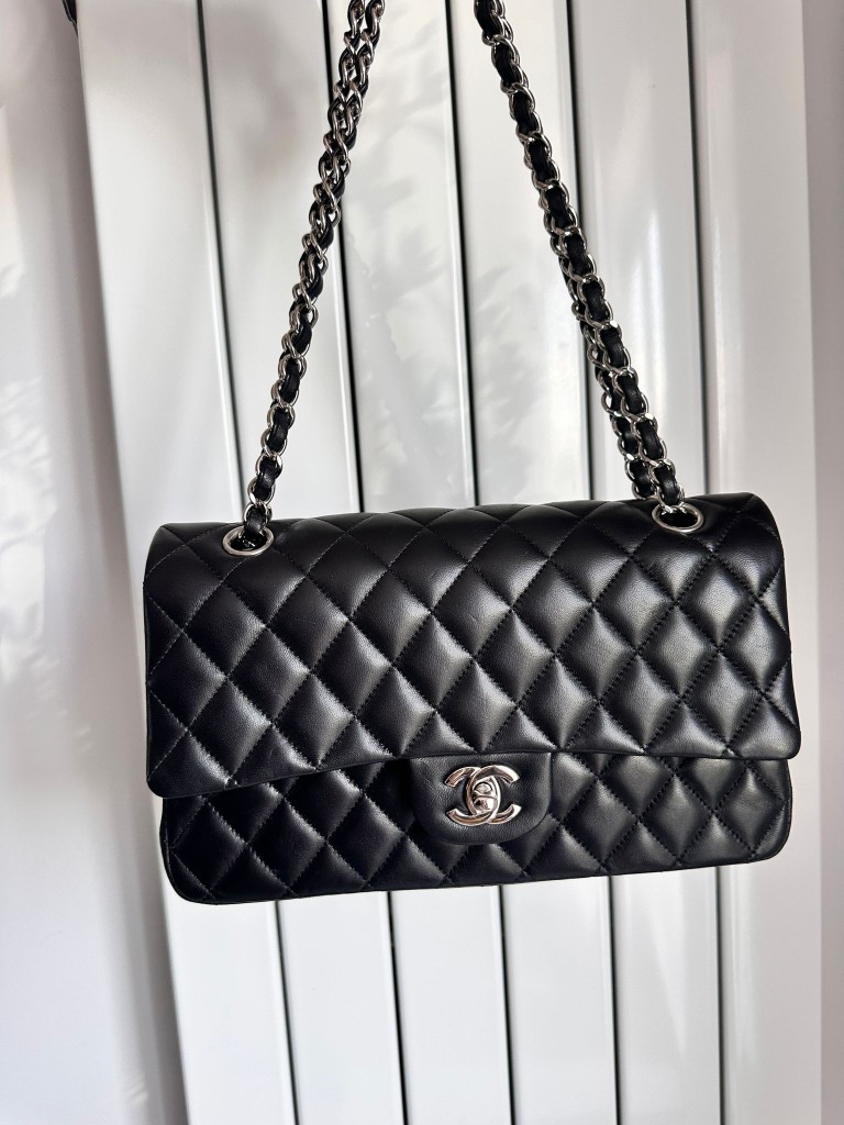 Classic Medium Double Flap bag