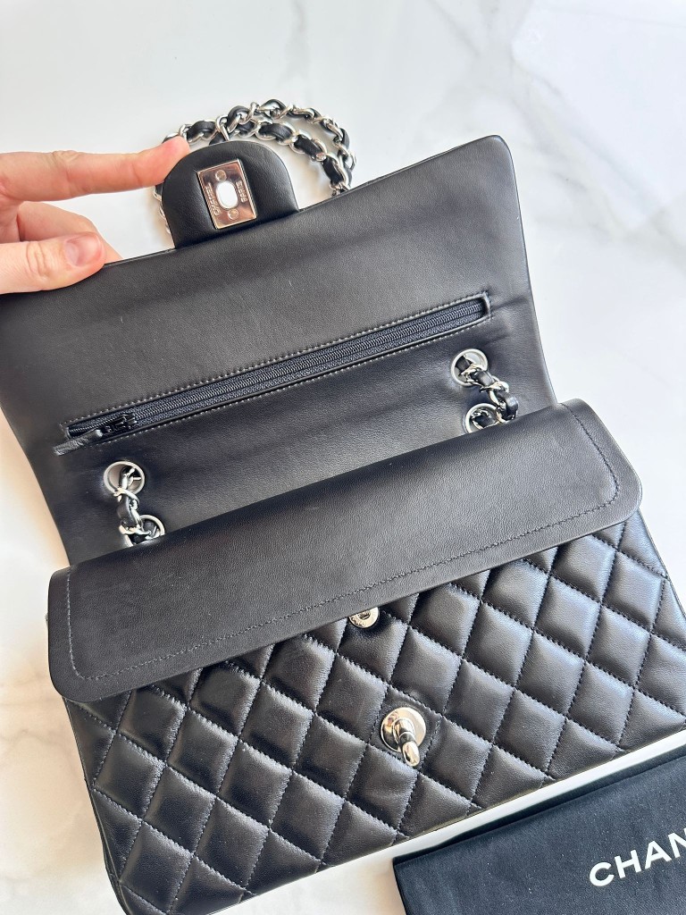 Classic Medium Double Flap bag