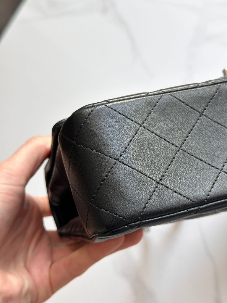 Classic Medium Double Flap bag