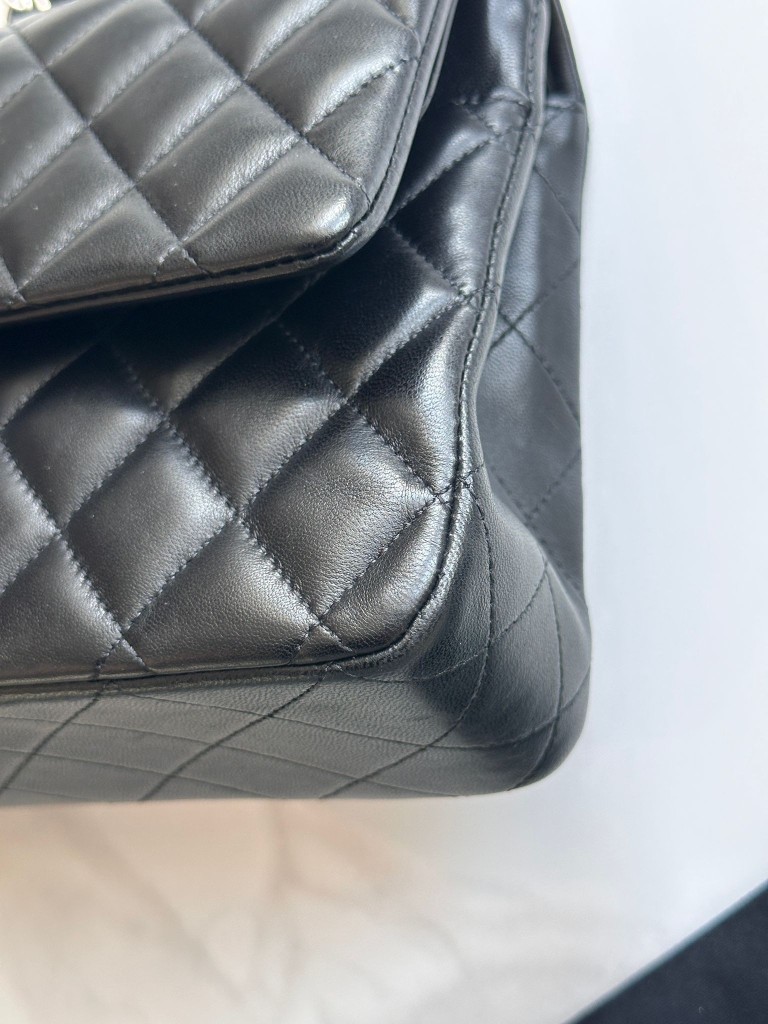 Classic Medium Double Flap bag