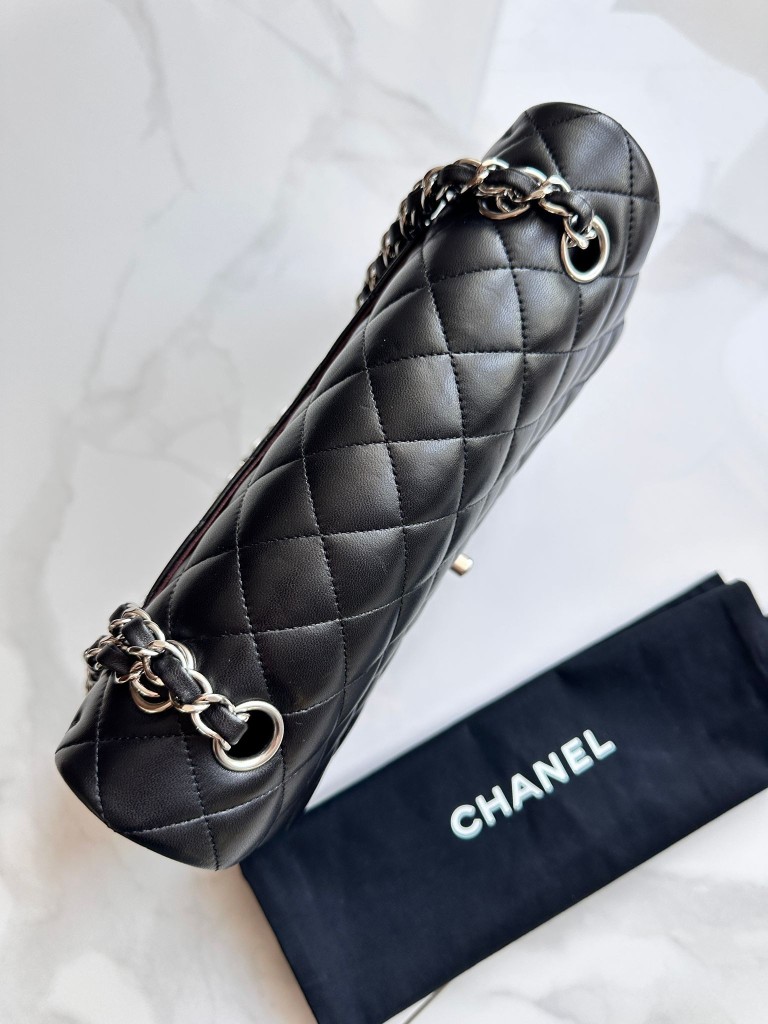 Classic Medium Double Flap bag