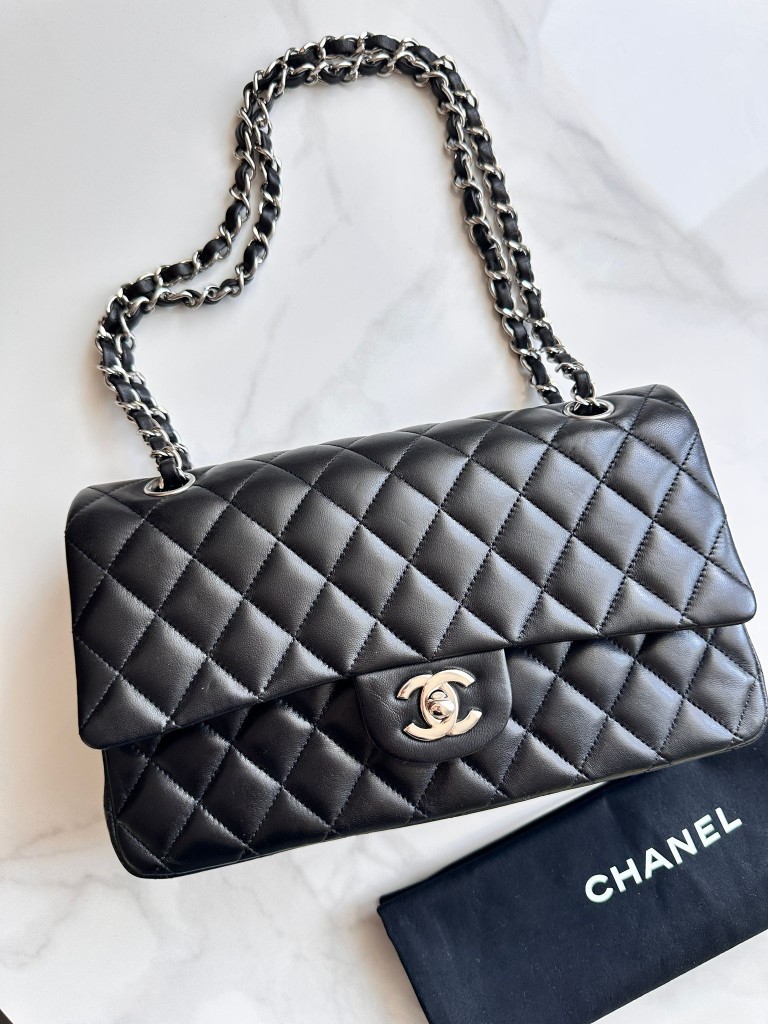 Classic Medium Double Flap bag