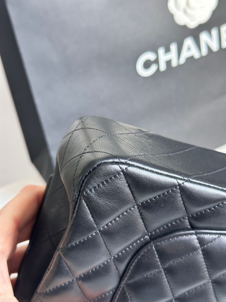 Classic Medium Double Flap bag