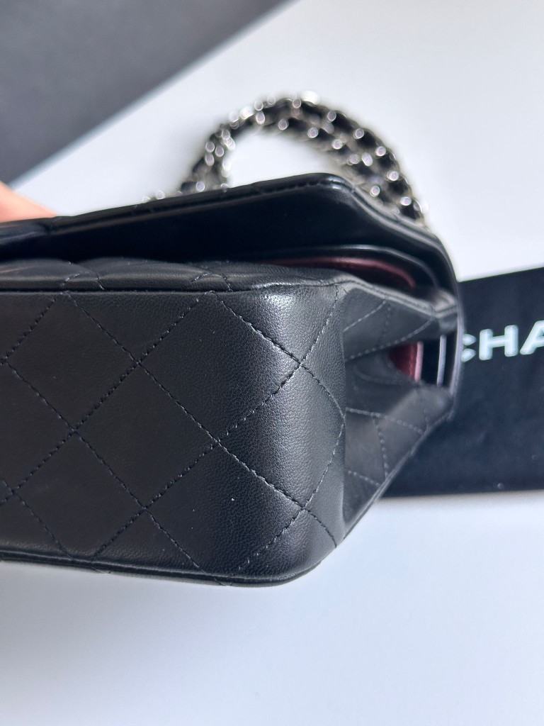 Classic Medium Double Flap bag