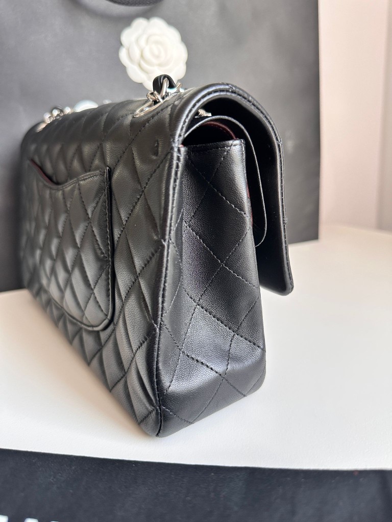 Classic Medium Double Flap bag