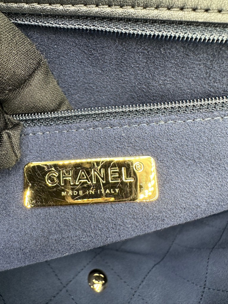 x Pharrell Williams torebka